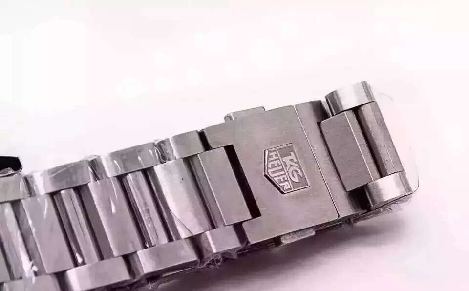 泰格豪雅復刻手錶錶多少錢 V6廠泰格豪雅卡萊拉繫列WAR211A￥2680-復刻手錶