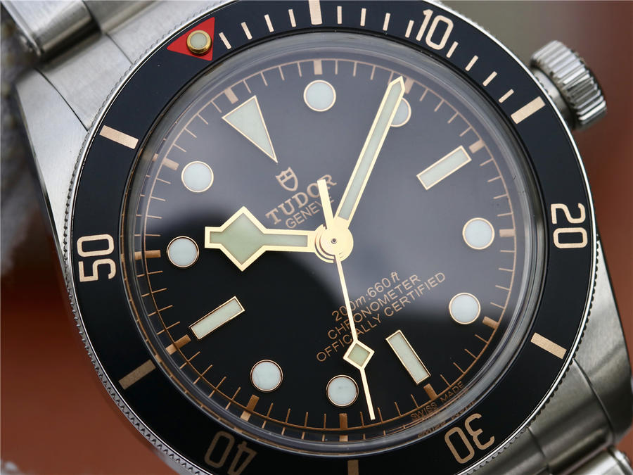 仿帝舵的廠 ZF帝舵碧灣繫列M79030N-0001腕錶￥2880-復刻手錶