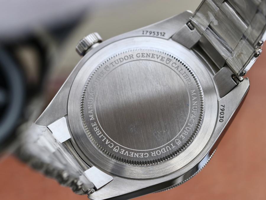 仿帝舵的廠 ZF帝舵碧灣繫列M79030N-0001腕錶￥2880-復刻手錶