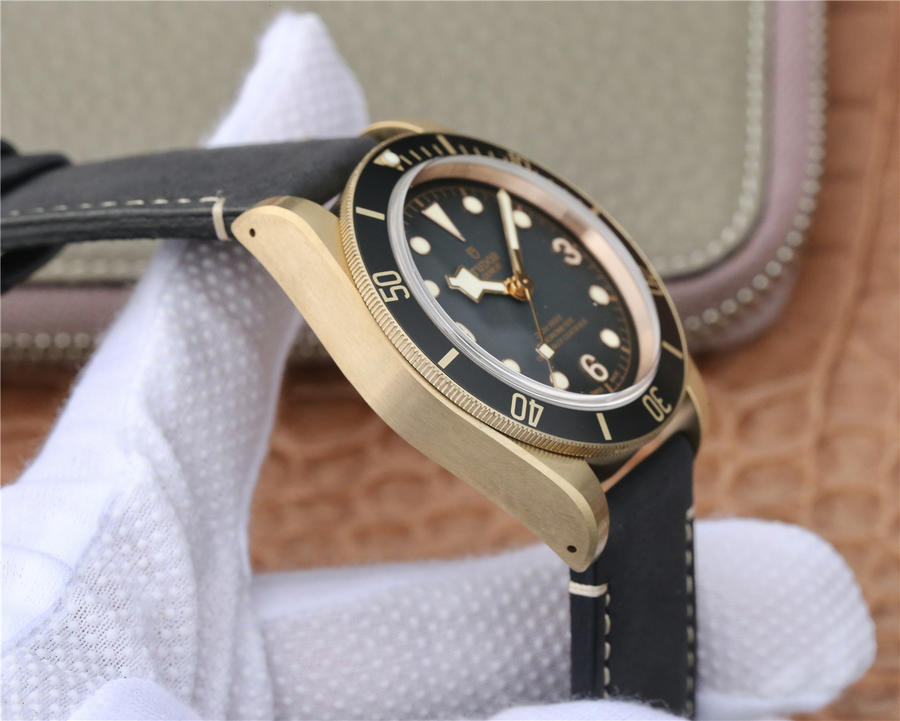 高仿帝舵錶 XF帝駝碧灣青銅型－小銅盾M79250BA-0002￥3480-復刻手錶