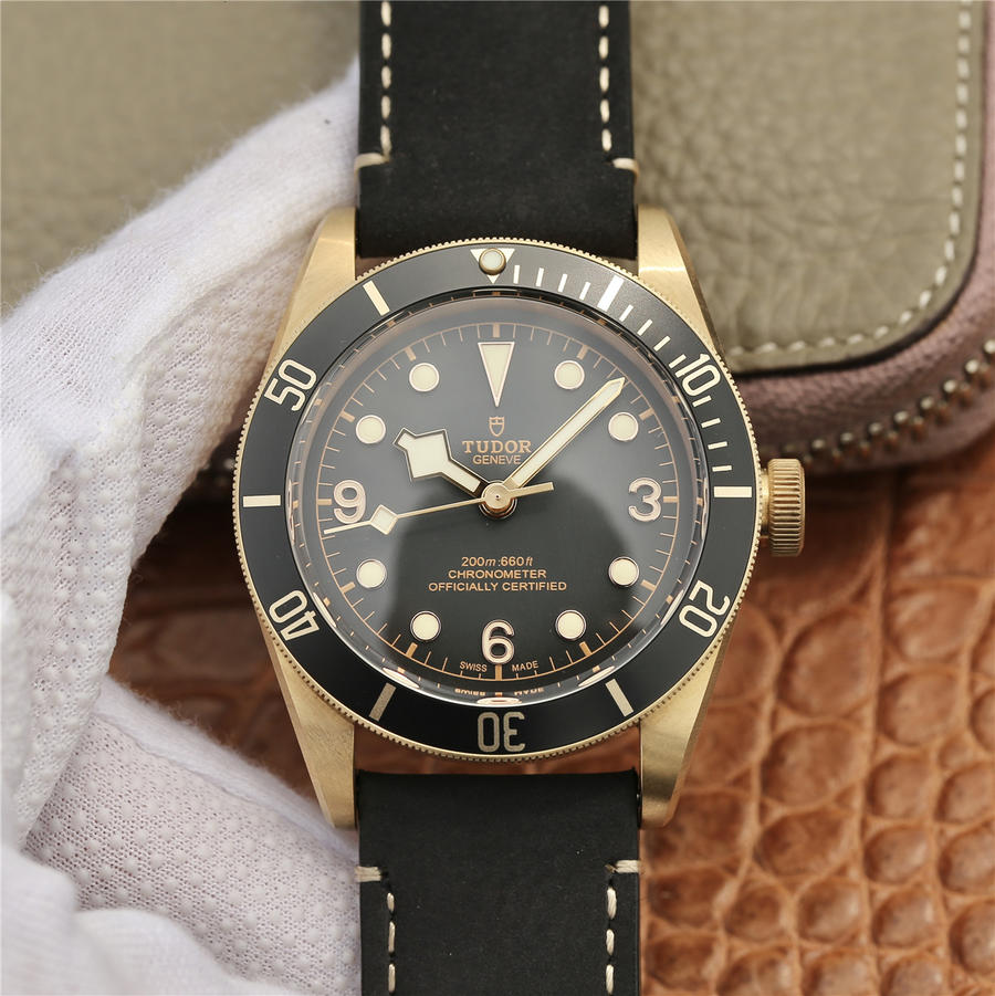 復刻手錶錶帝舵 XF帝舵碧灣青銅型貝克漢姆同款M79250BA-0001￥3980-復刻手錶