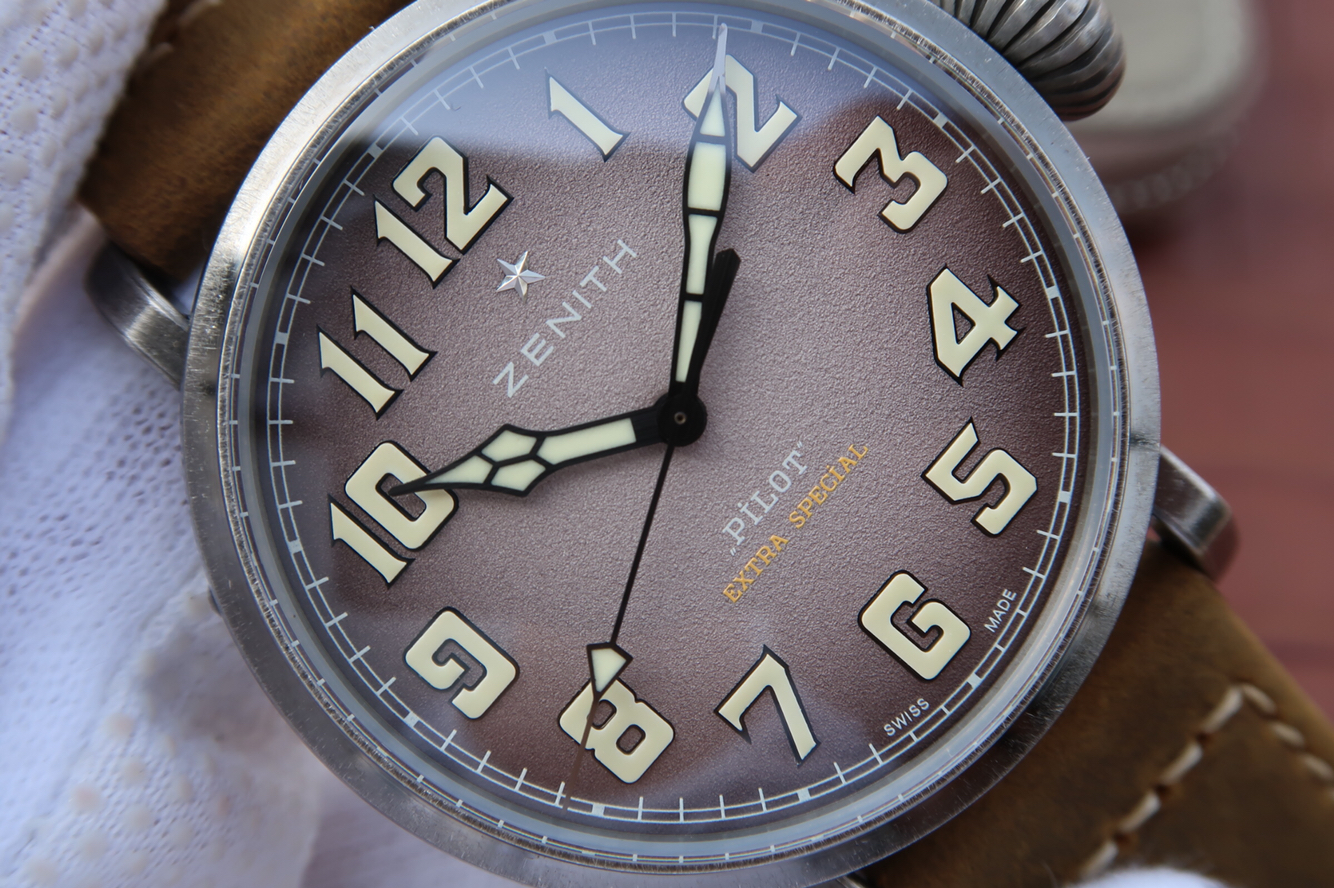 高仿真力時飛行員繫列 XF真力時飛行員繫列11.1940.679 / 91.C807復古大飛￥2980-復刻手錶