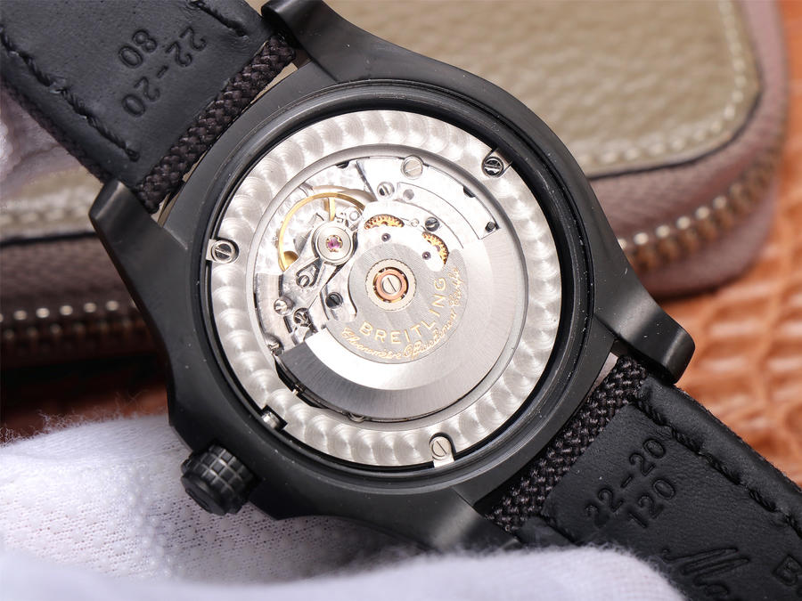 百年靈黑鳥高仿錶V4 tf廠手錶百年靈經典復仇者繫列黑鳥偵察機44mm￥3680 -復刻手錶