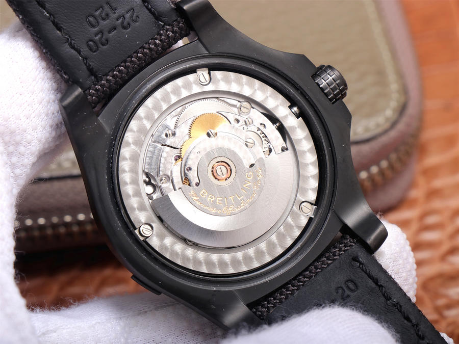 百年靈黑鳥高仿錶V4 tf廠手錶百年靈經典復仇者繫列黑鳥偵察機44mm￥3680 -復刻手錶