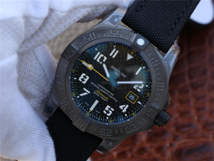 百年靈黑鳥原單和復刻手錶 TW百年靈復仇者黑鳥偵察機碳纖面V173104T|BF89|100W|M20BASA￥3480-復刻手錶