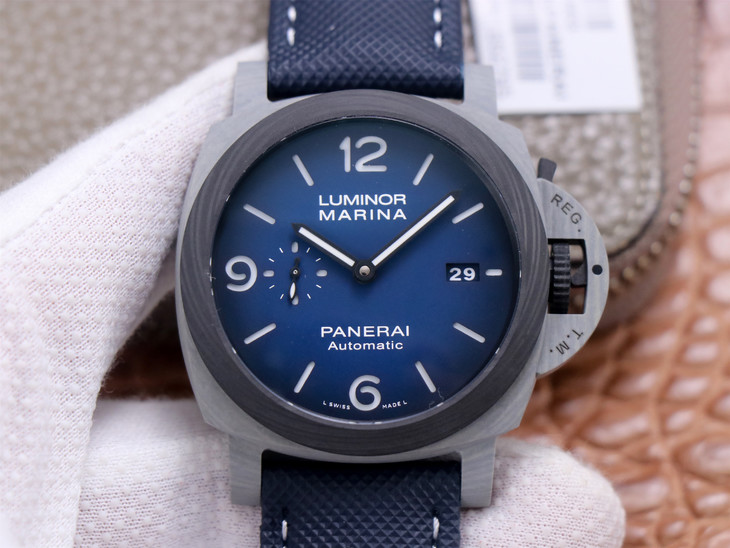 1比1復刻沛納海1663 vs沛納海pam01663 漸變“煙熏藍” 價格￥3680-復刻手錶