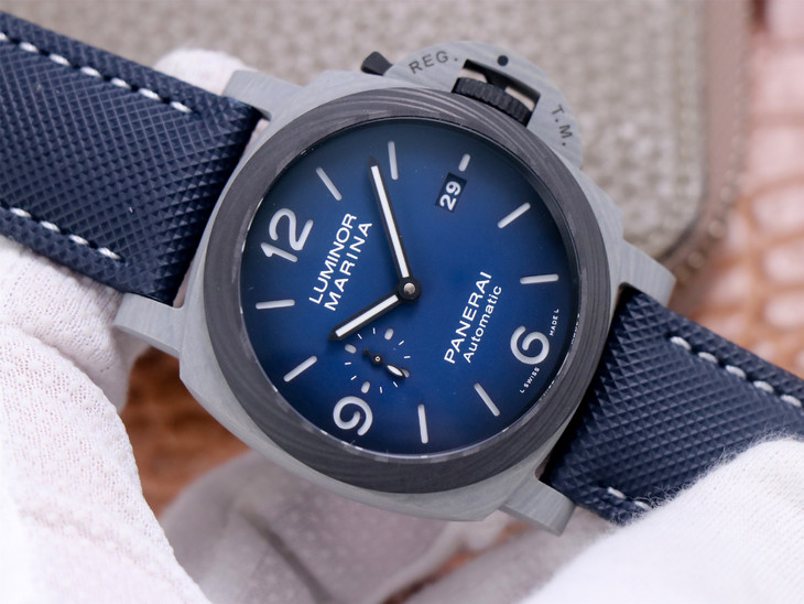 1比1復刻沛納海1663 vs沛納海pam01663 漸變“煙熏藍” 價格￥3680-復刻手錶